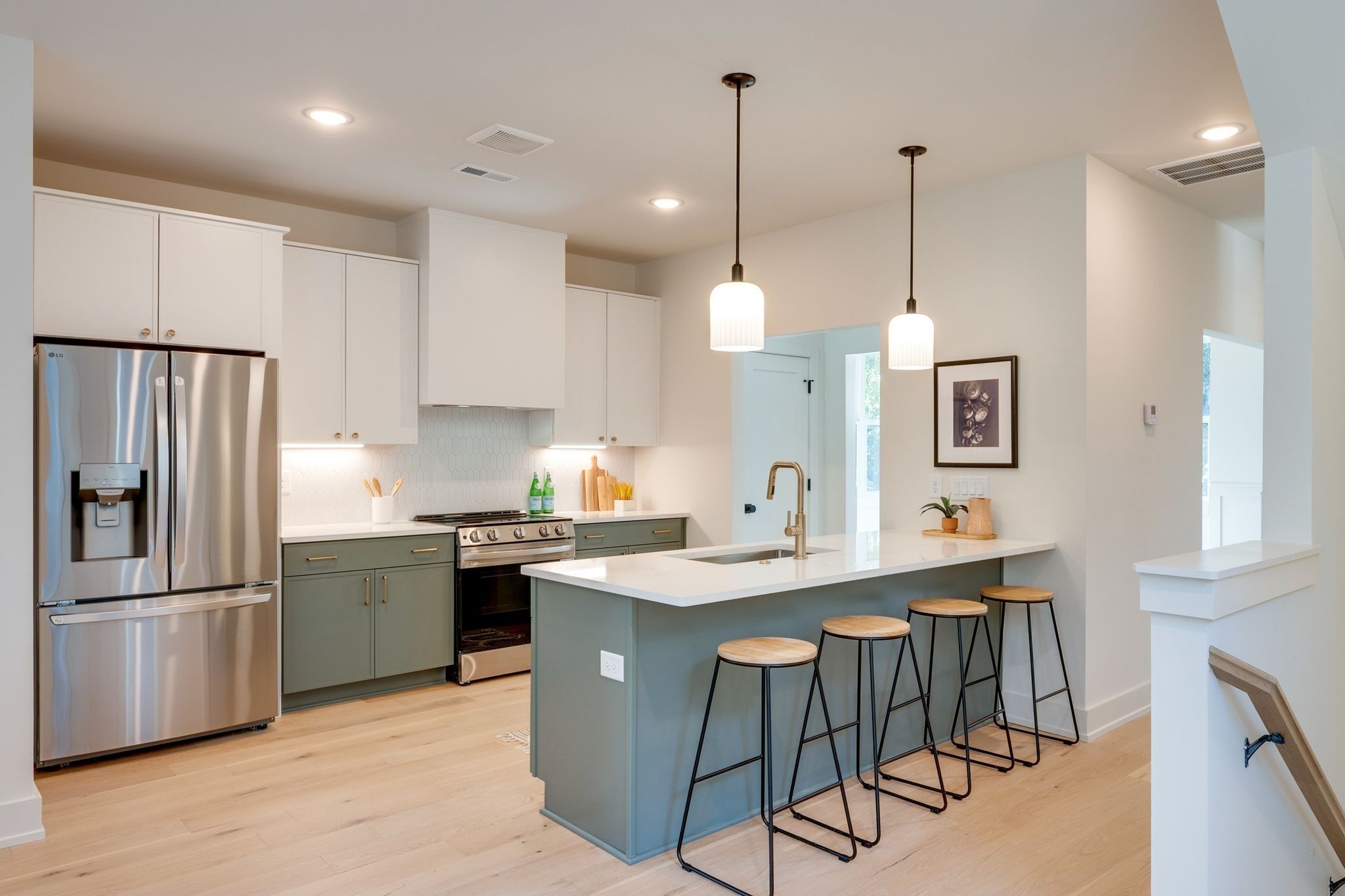 1040 East Trinity Unit: 8