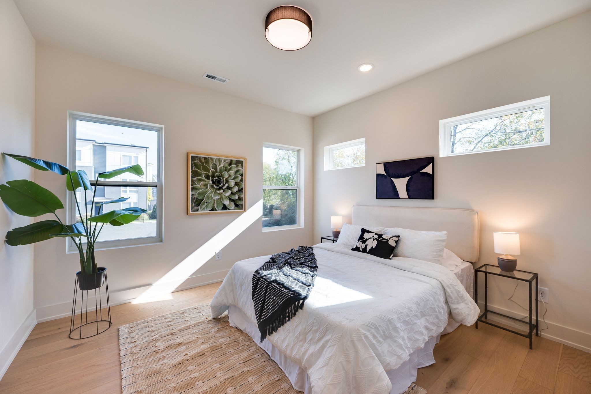 1040 East Trinity Unit: 8