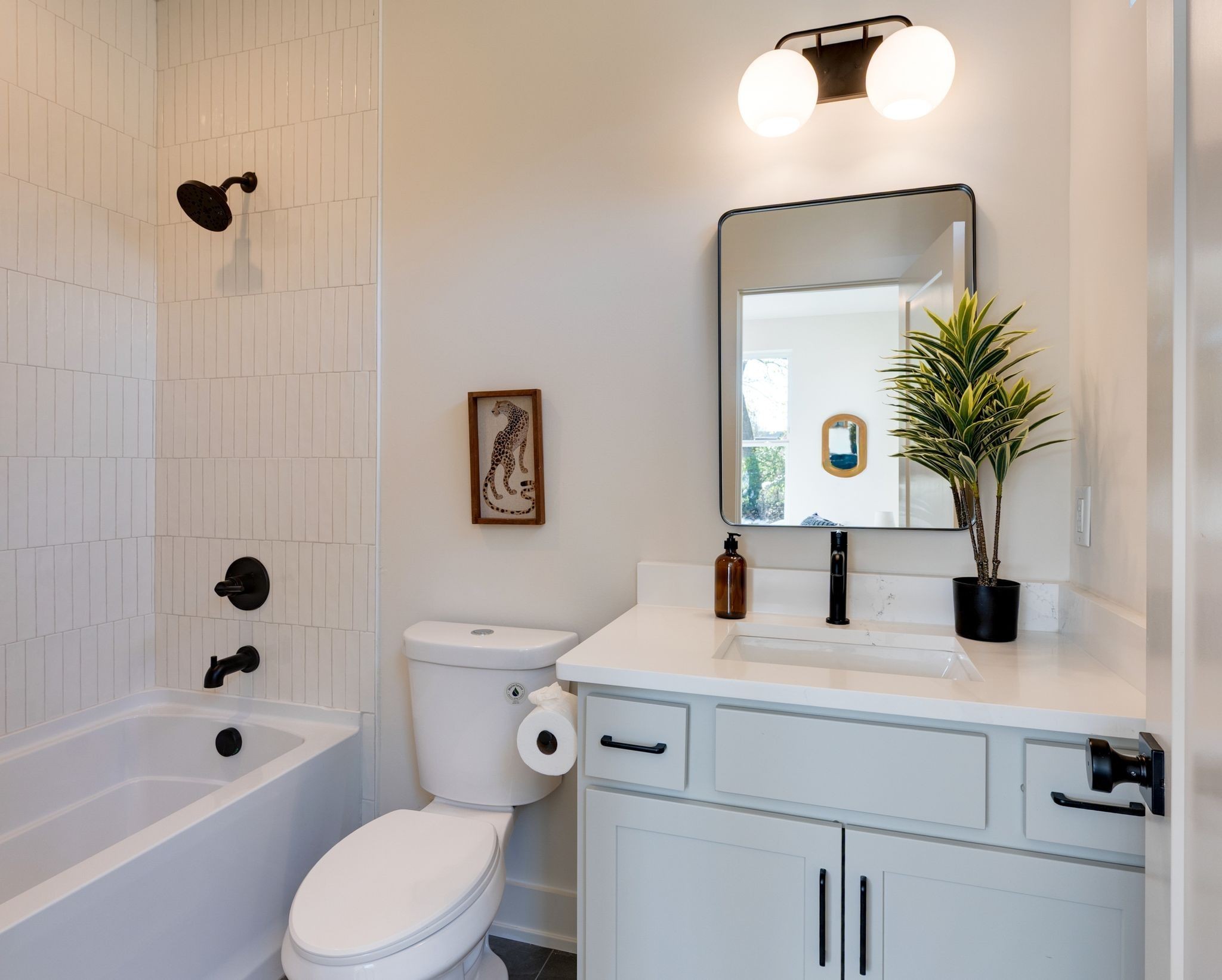 1040 East Trinity Unit: 8