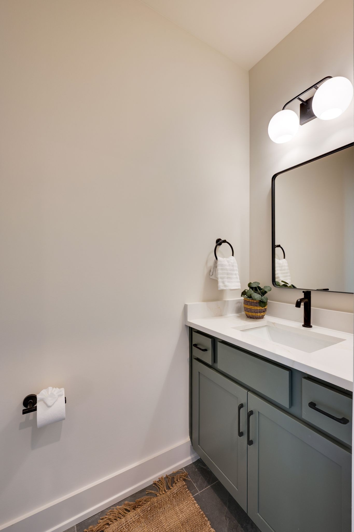 1040 East Trinity Unit: 8