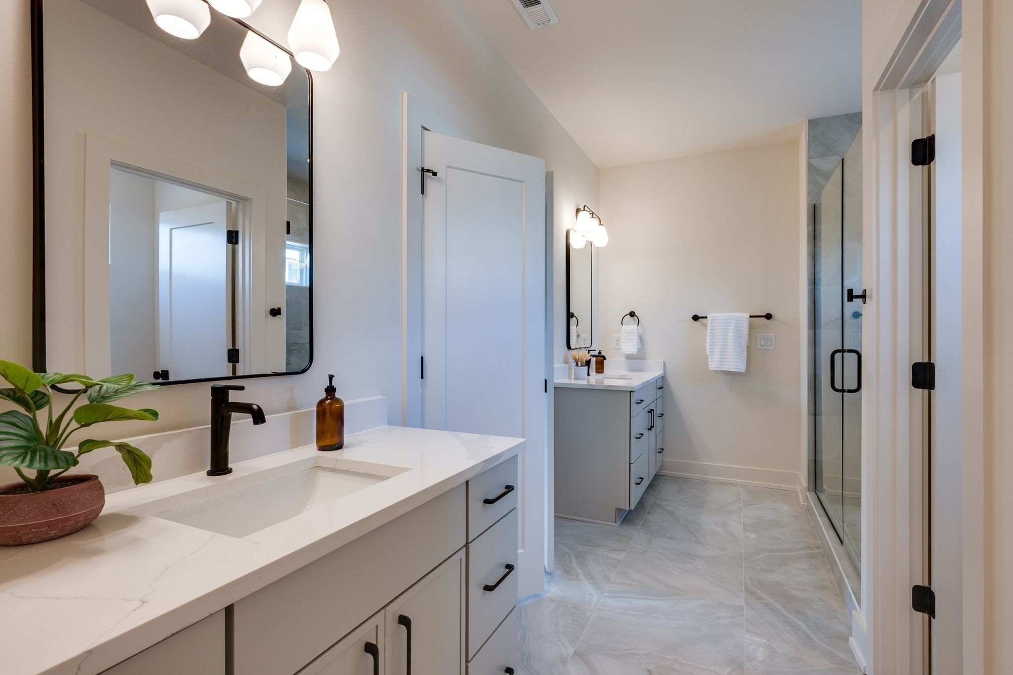 1040 East Trinity Unit: 8