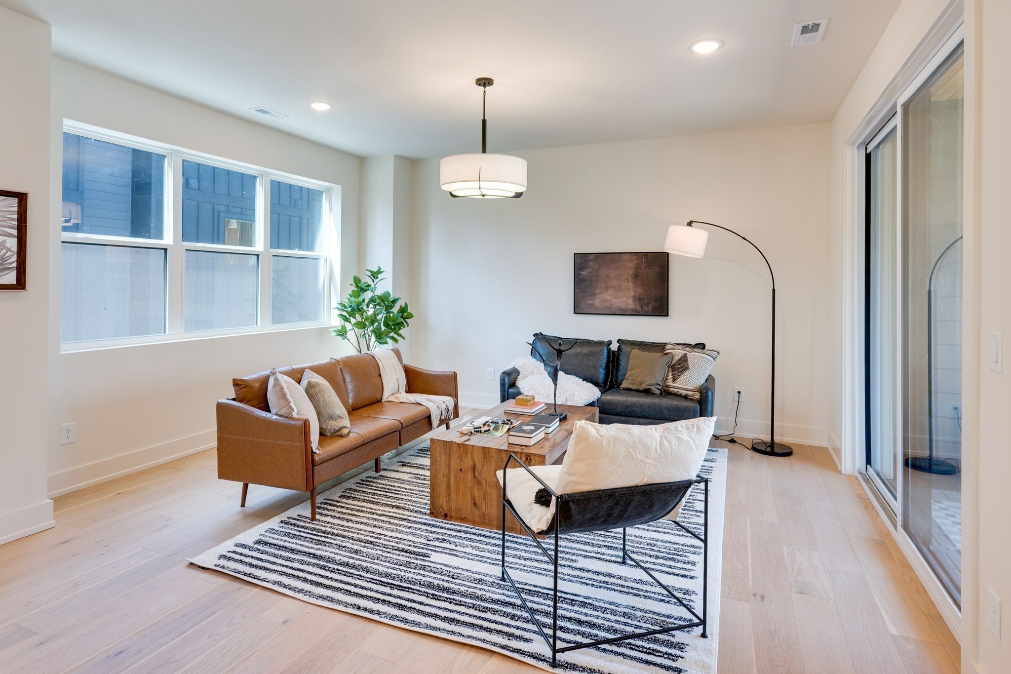 1040 East Trinity Unit: 8