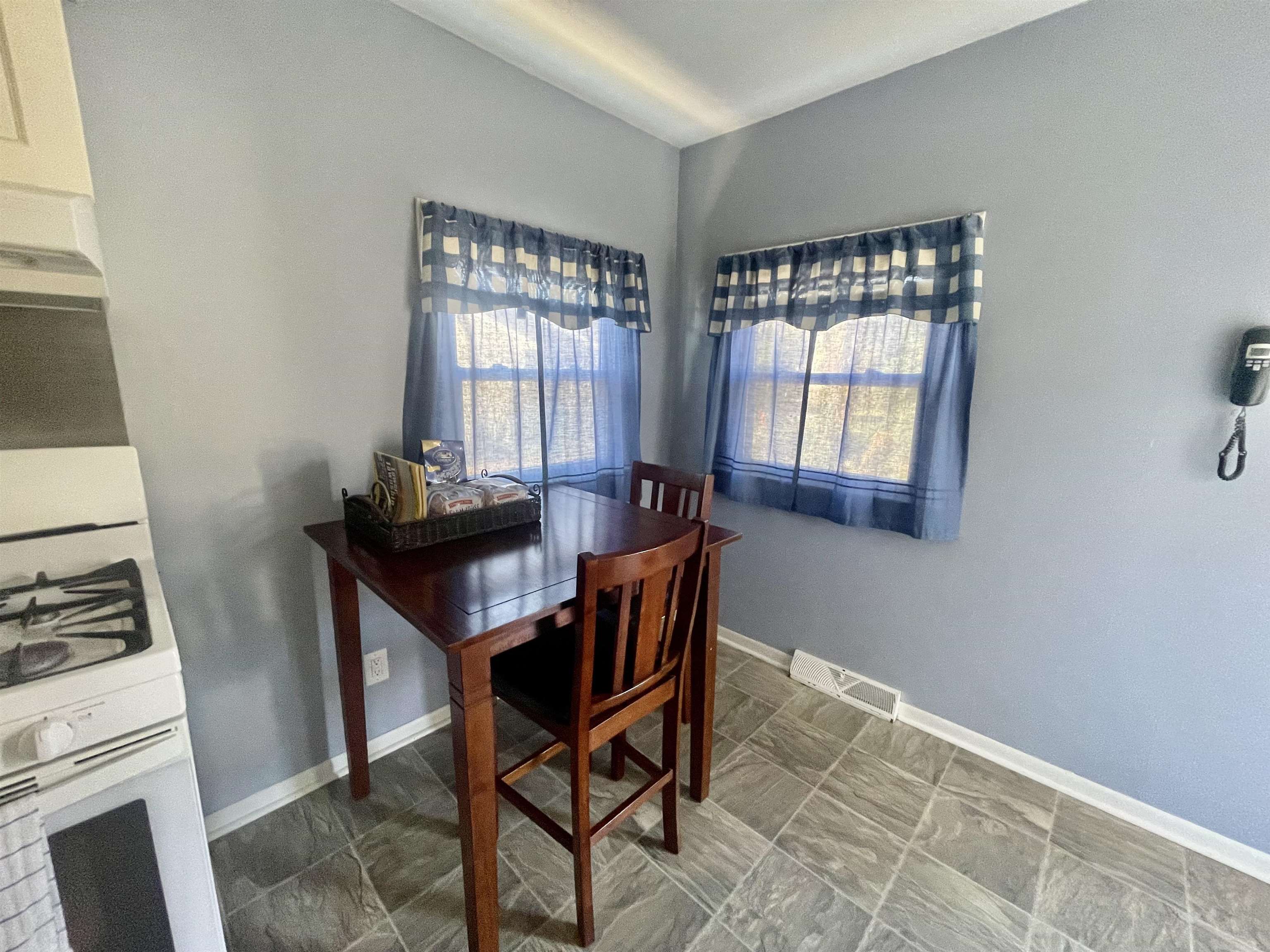803 Rosehill Parkway