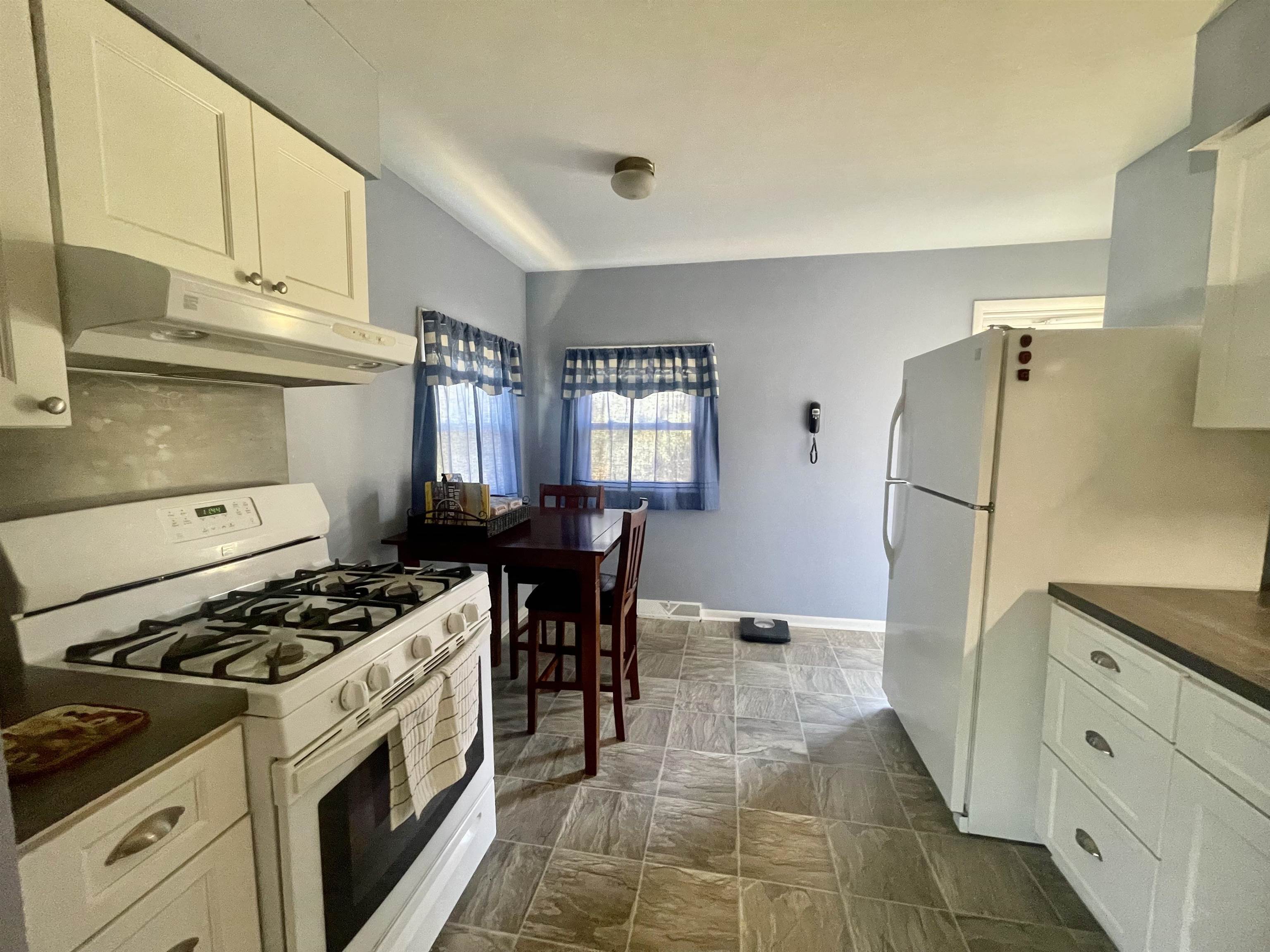 803 Rosehill Parkway