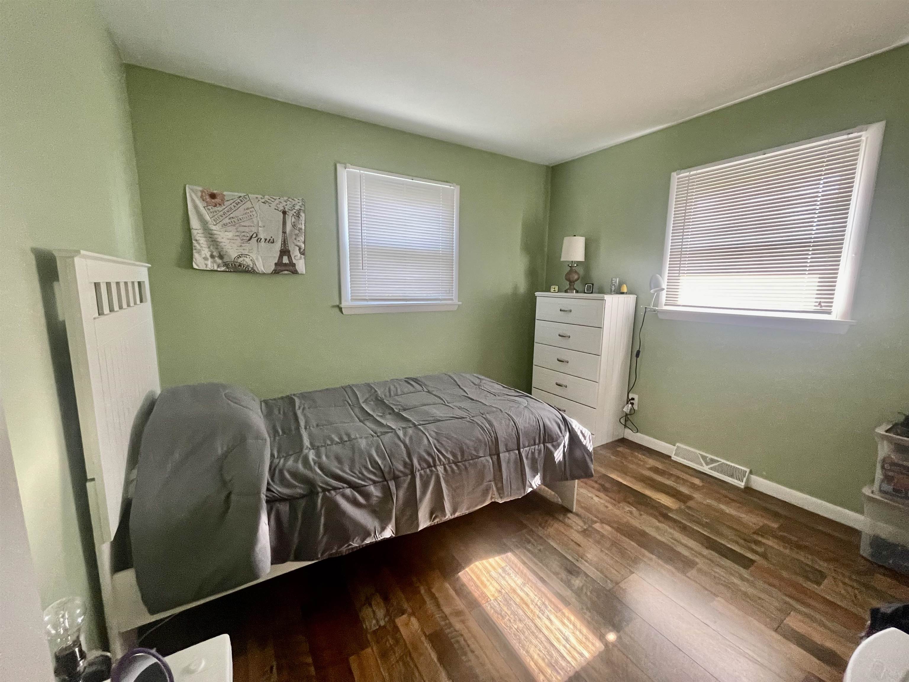 803 Rosehill Parkway