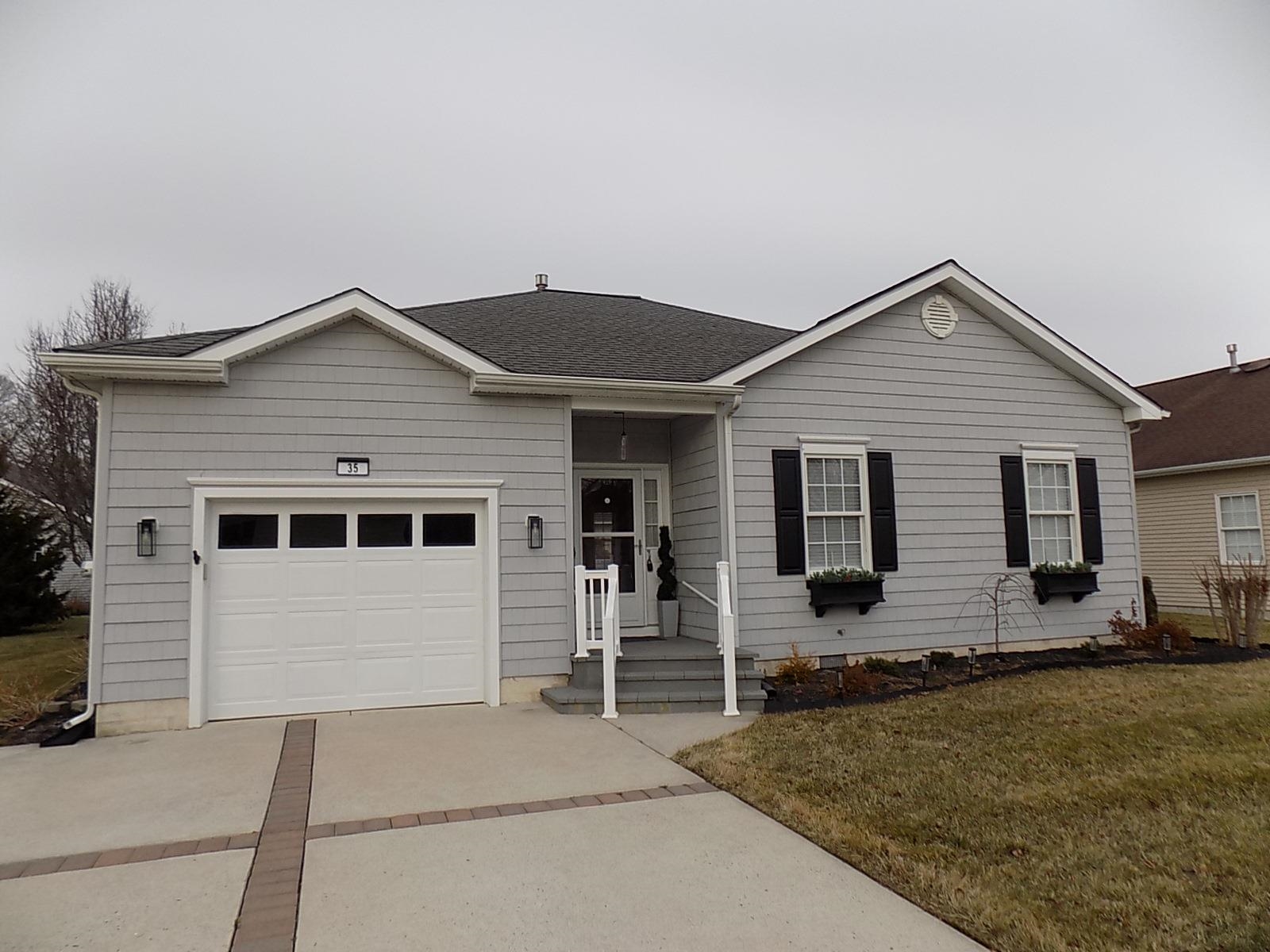35 Wynndemere Court