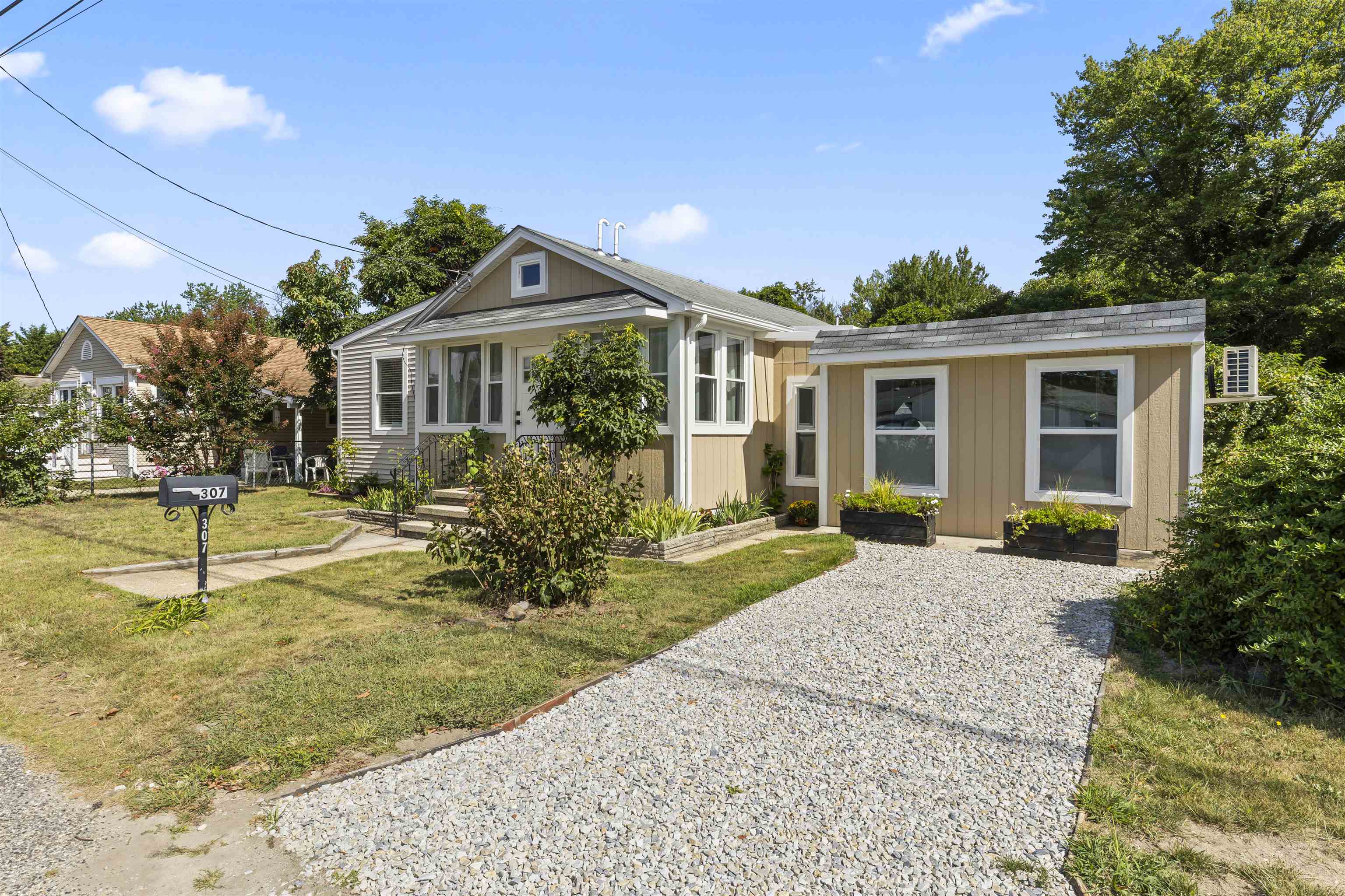 307 E Miami Avenue