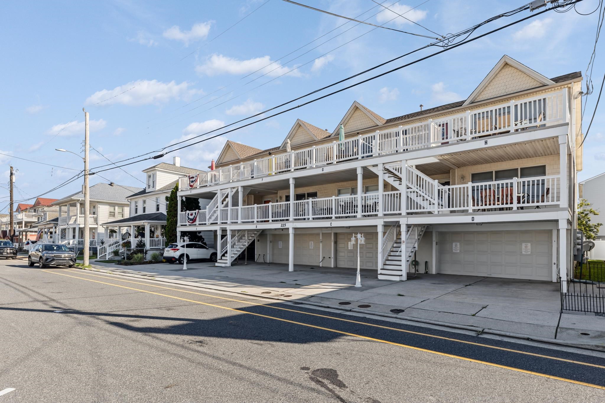 225 E Davis Avenue Unit: C