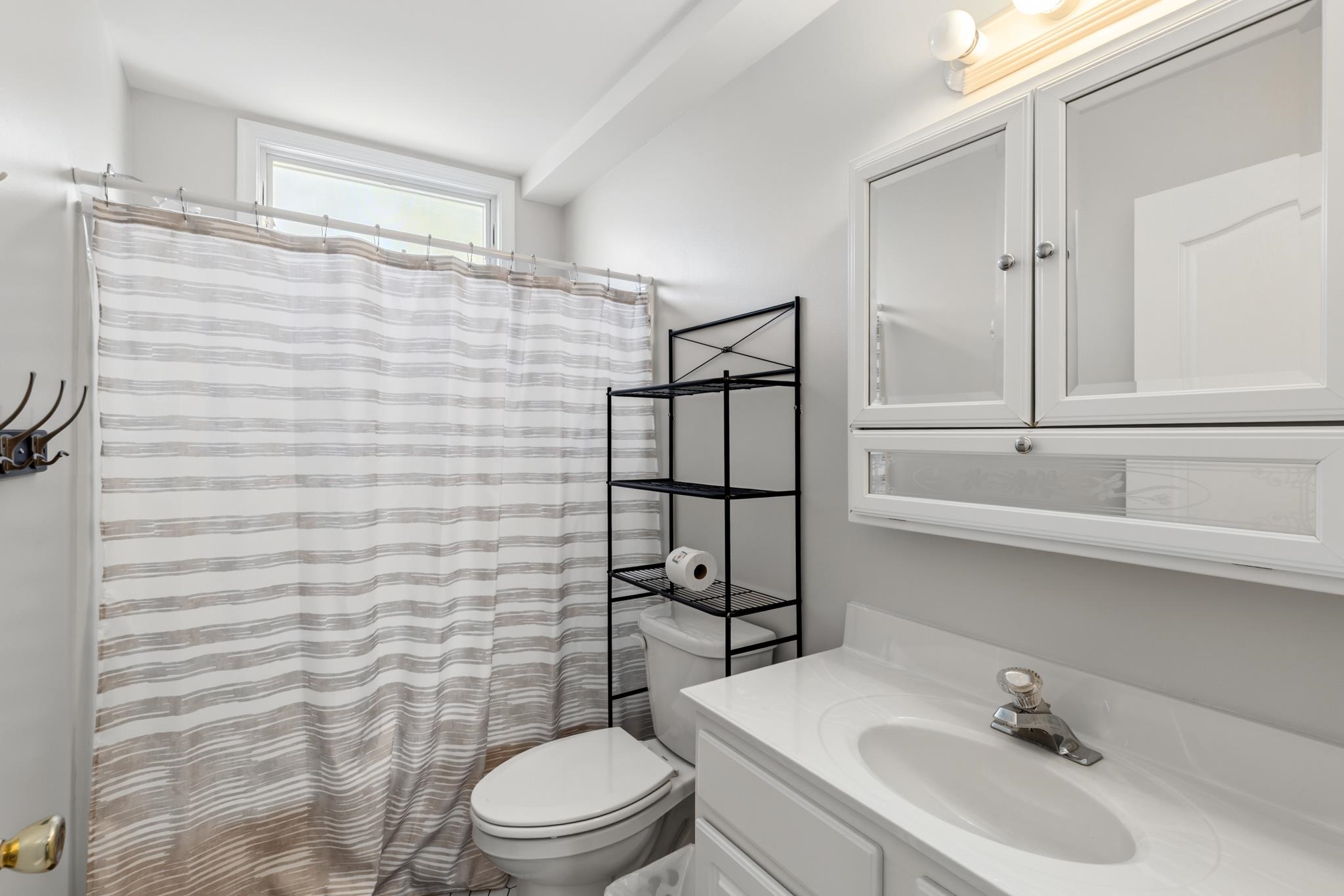 225 E Davis Avenue Unit: C