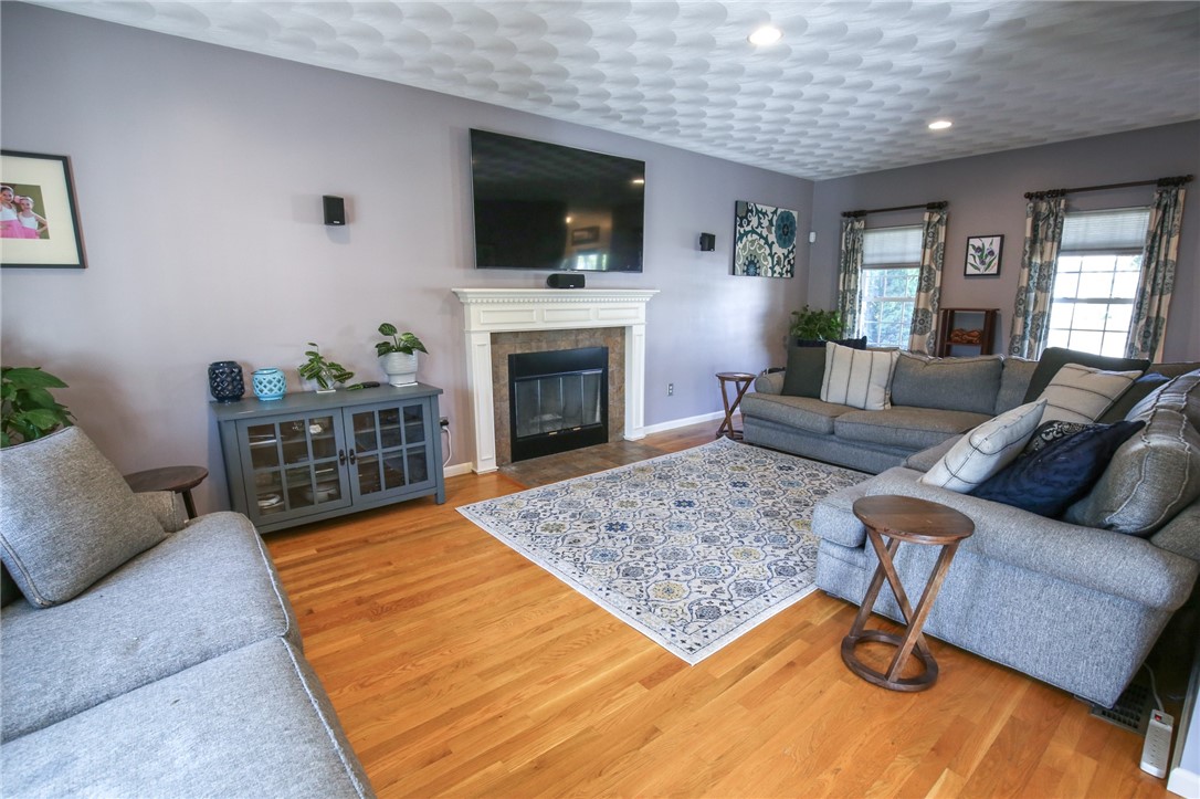 2 Mountain Laurel Drive
