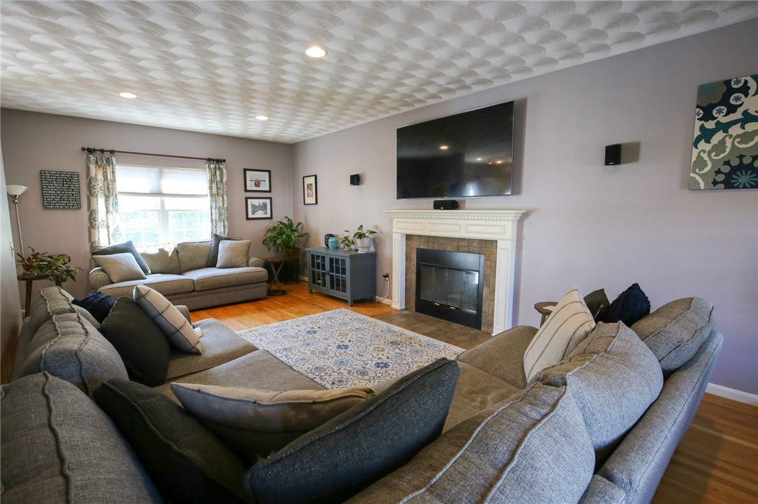 2 Mountain Laurel Drive