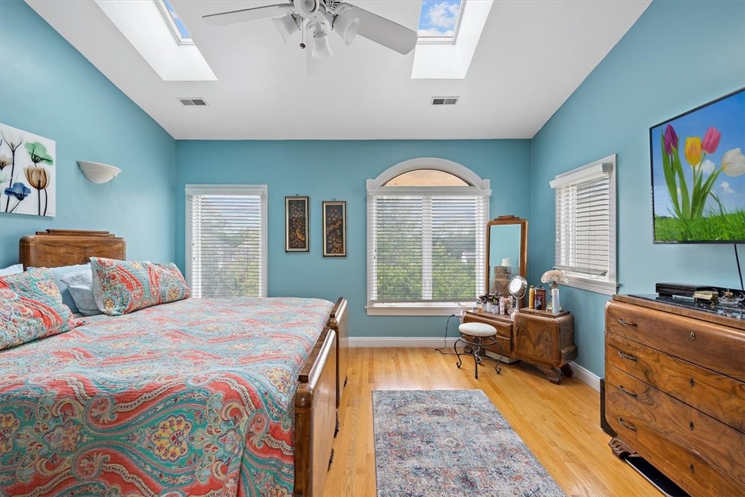 131 Fruit Hill Avenue 12