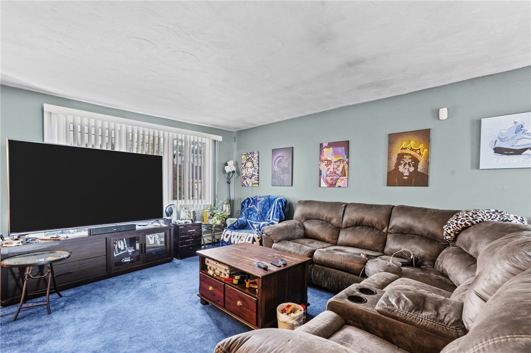 32 Jackson Avenue