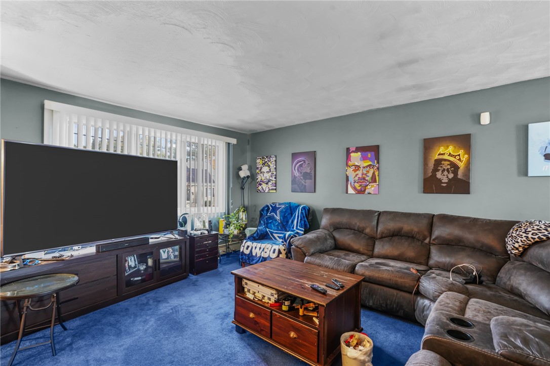 32 Jackson Avenue