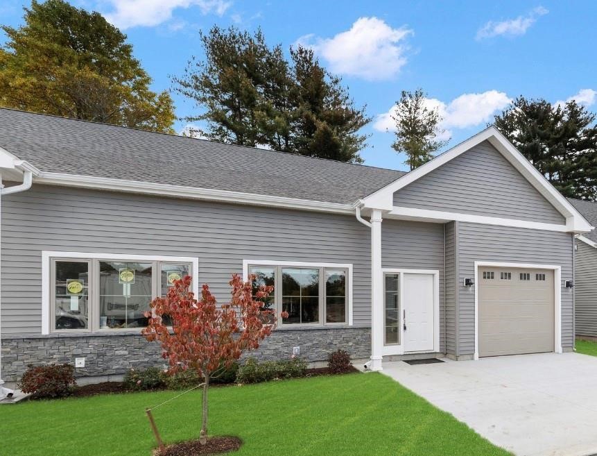 44 West Valley Circle 32
