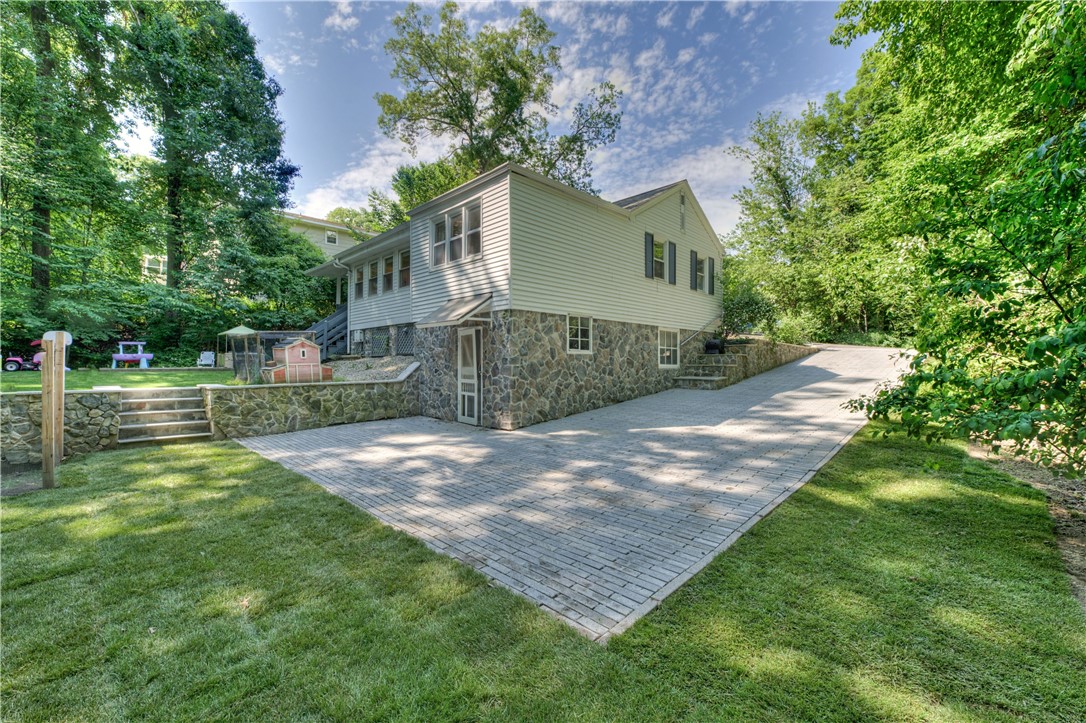 14 Valley Drive
