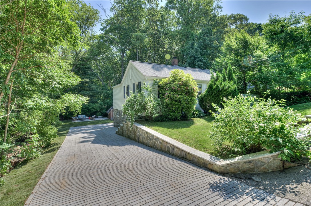 14 Valley Drive
