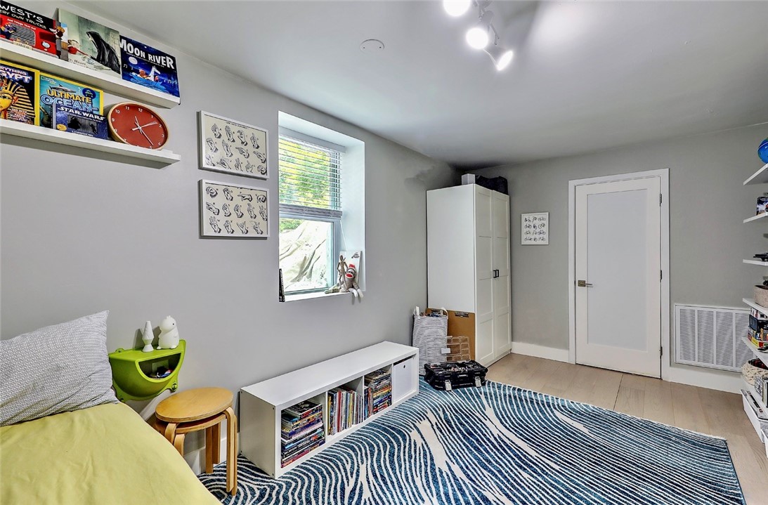 125 Prospect Street 8