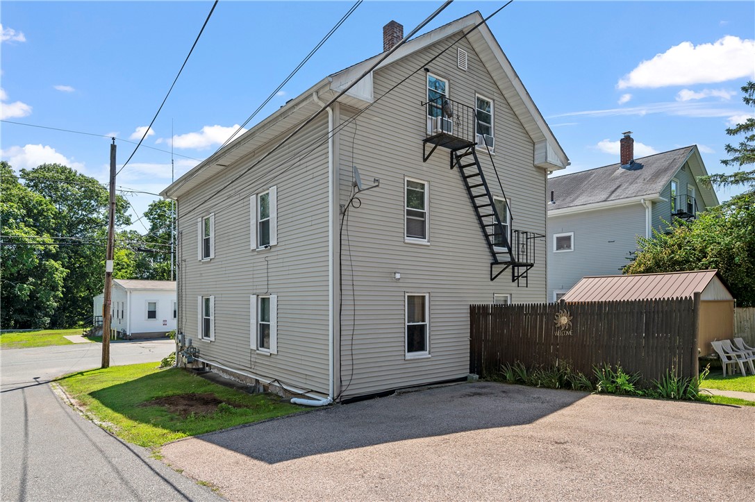 864 Lower River Road