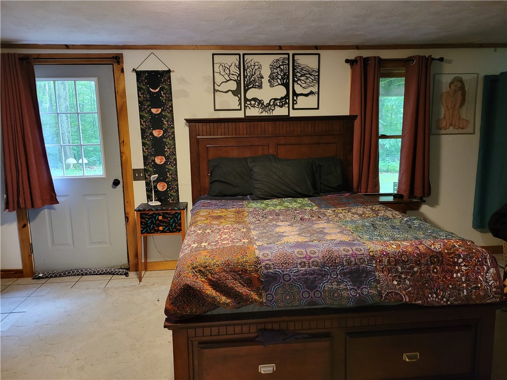 228 Quaker Lane