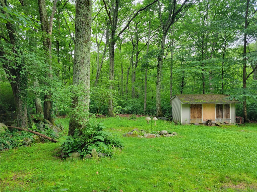 228 Quaker Lane