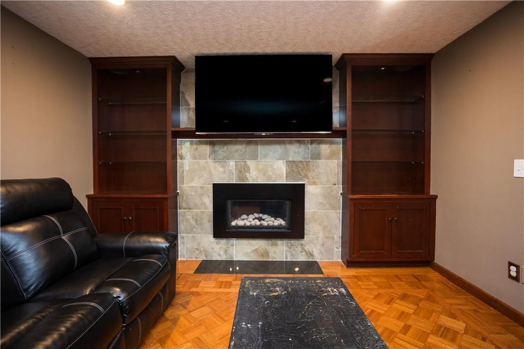 24 Carriage Way