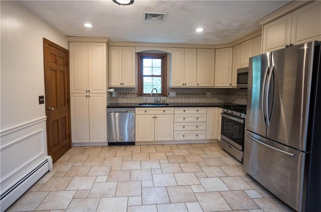 24 Carriage Way