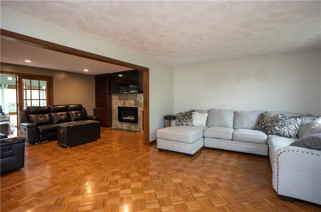 24 Carriage Way