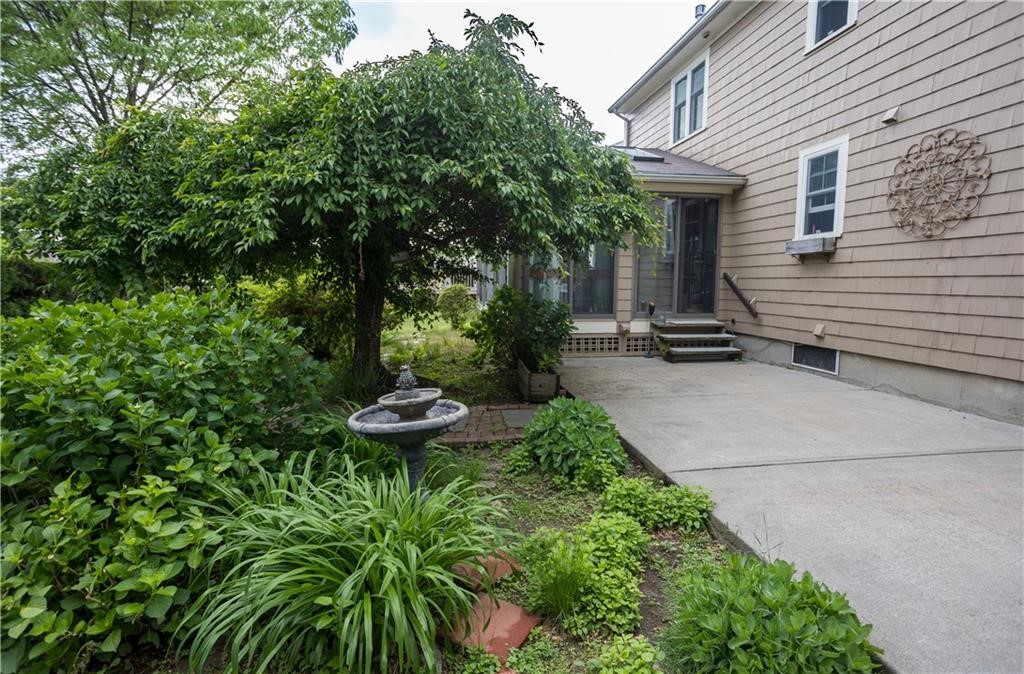 24 Carriage Way
