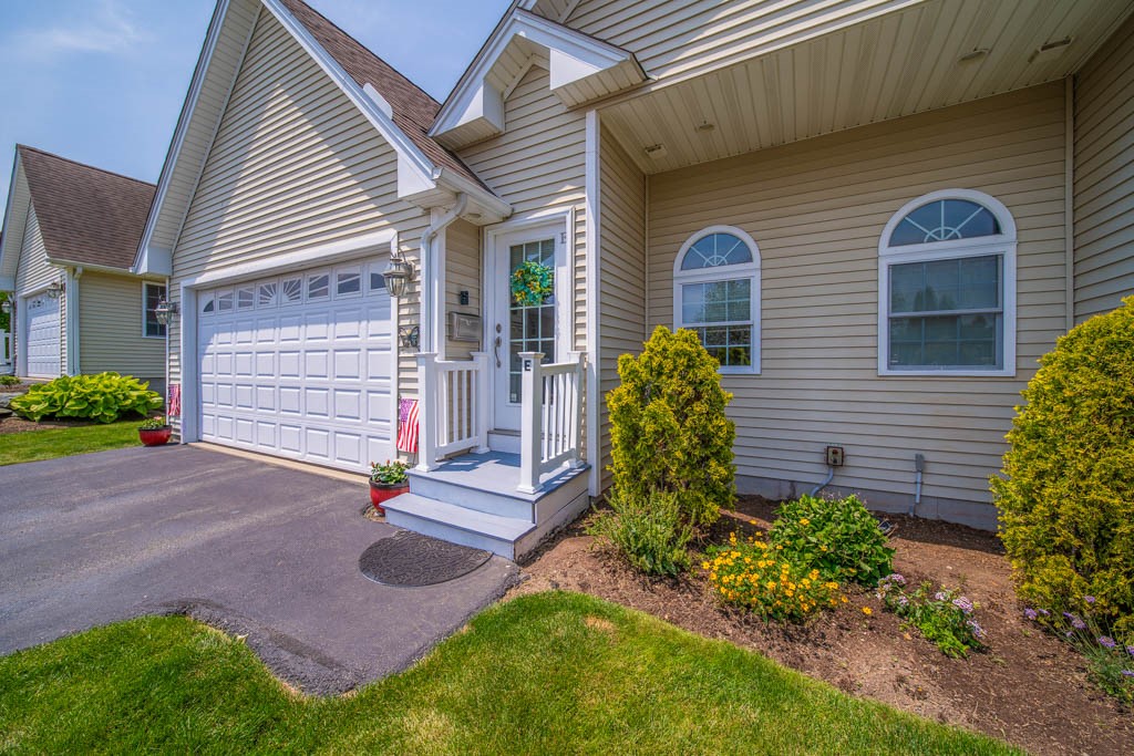 1421 Douglas Avenue E