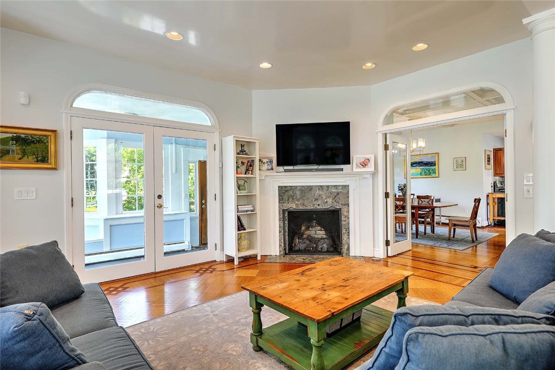 247 Oaklawn Avenue