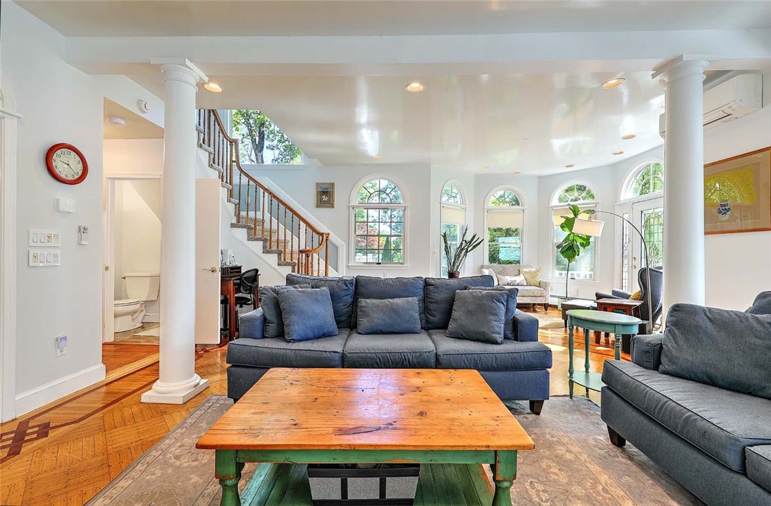 247 Oaklawn Avenue