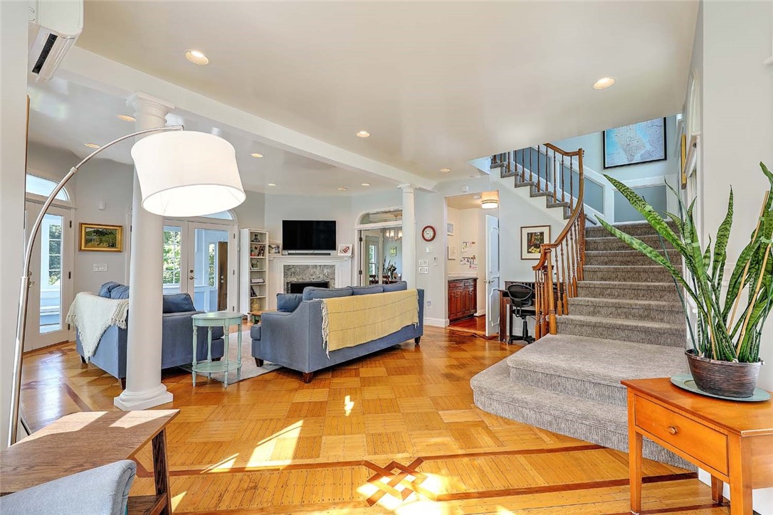 247 Oaklawn Avenue