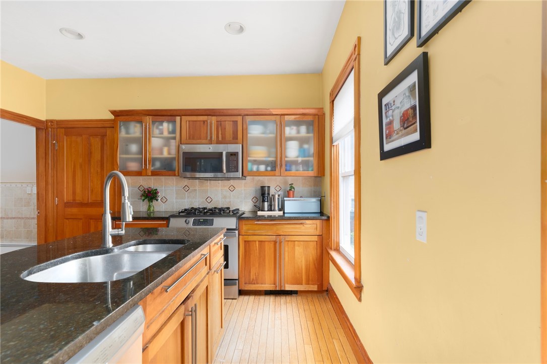 300 Rochambeau Avenue