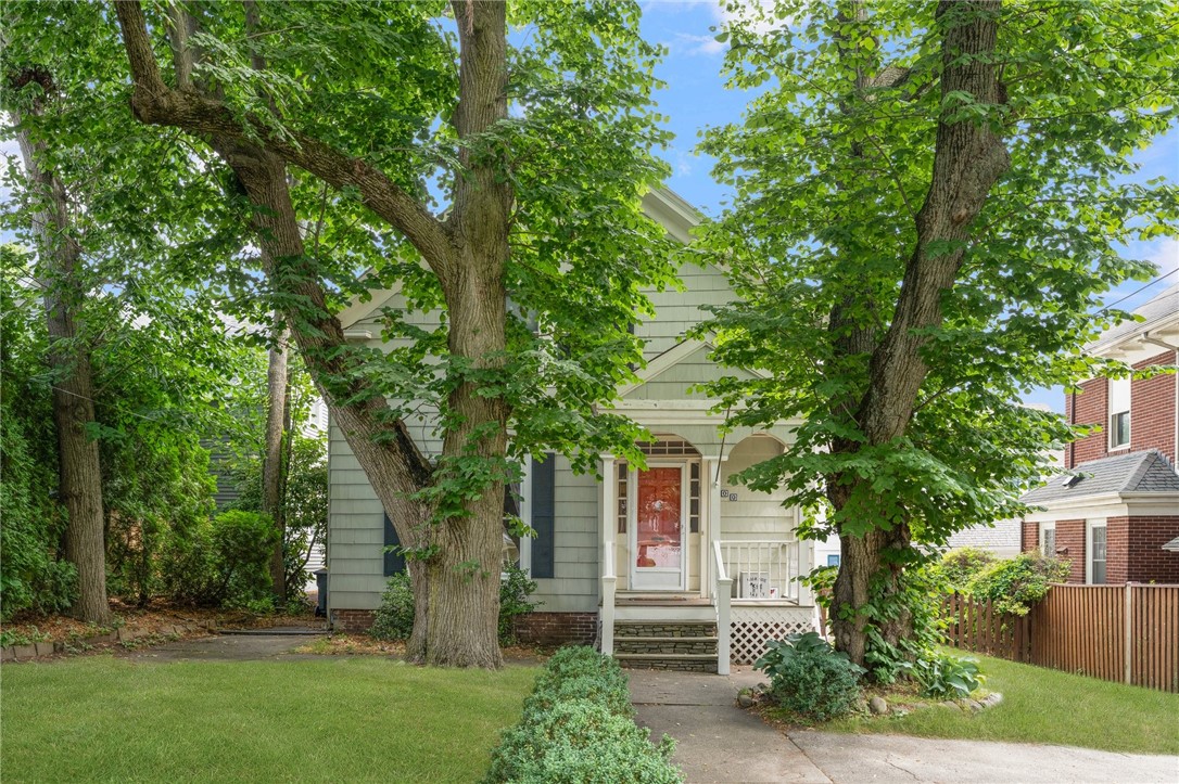 300 Rochambeau Avenue