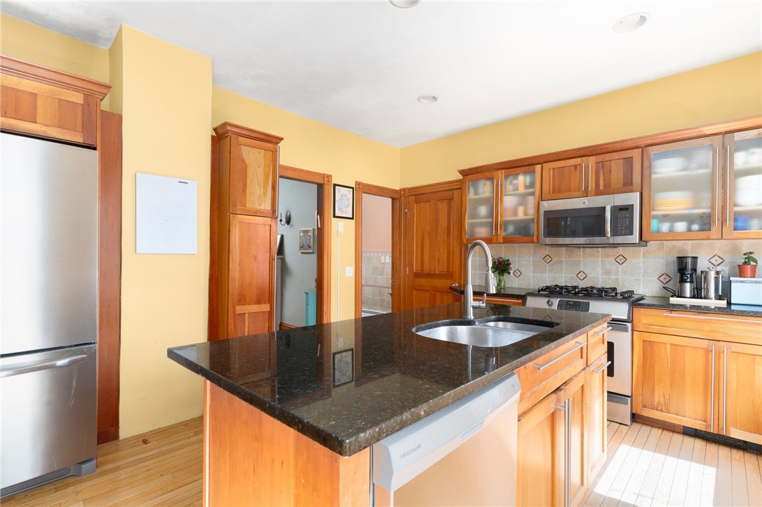 300 Rochambeau Avenue