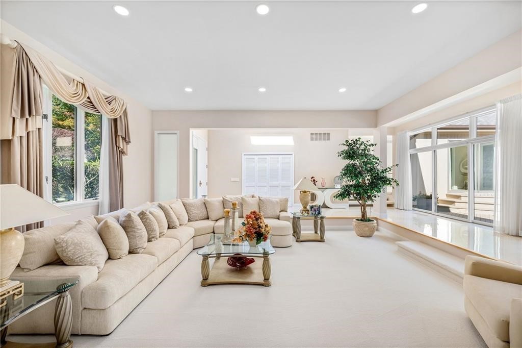 15 Noto Drive