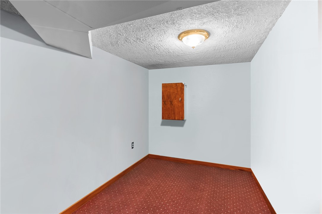 11 Red Robin Road