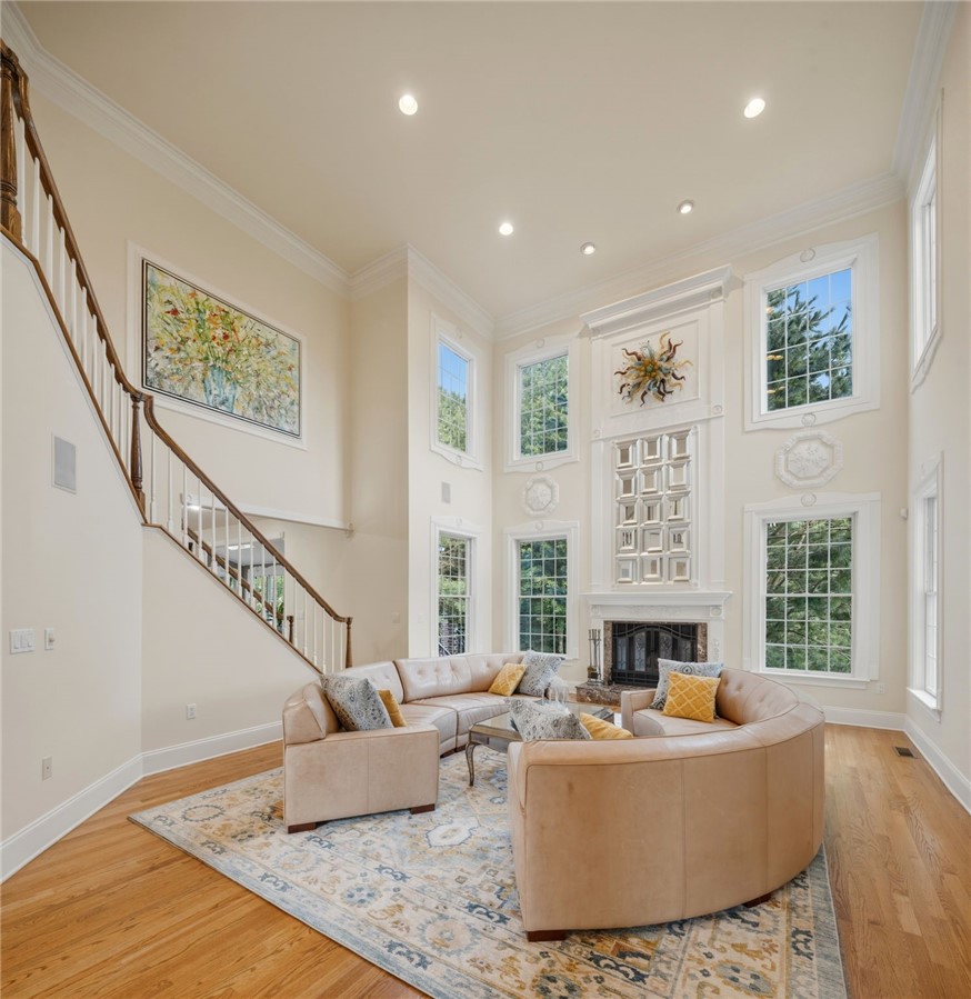 10 Lovegreen Lane