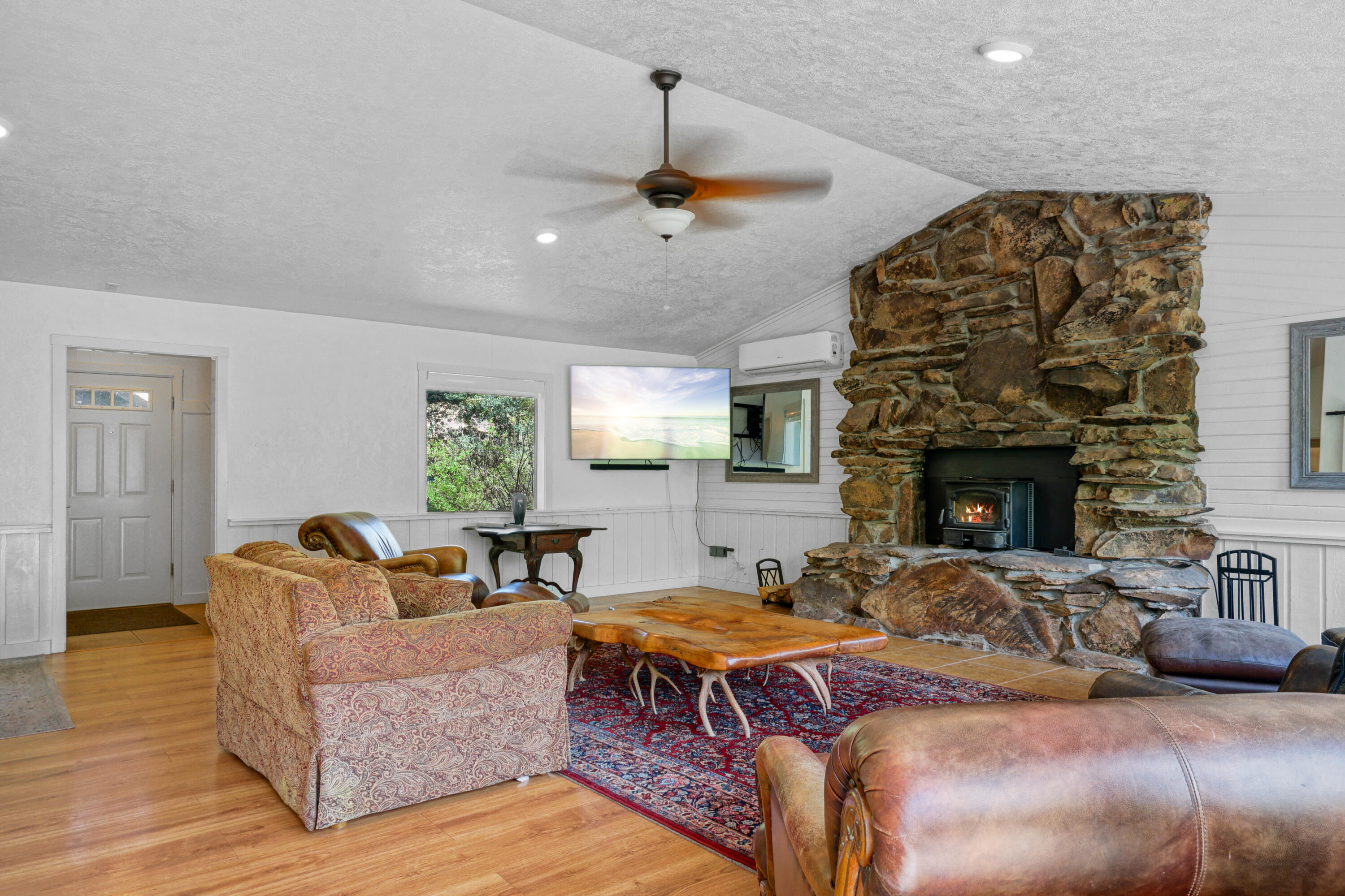 16984 Hwy 12