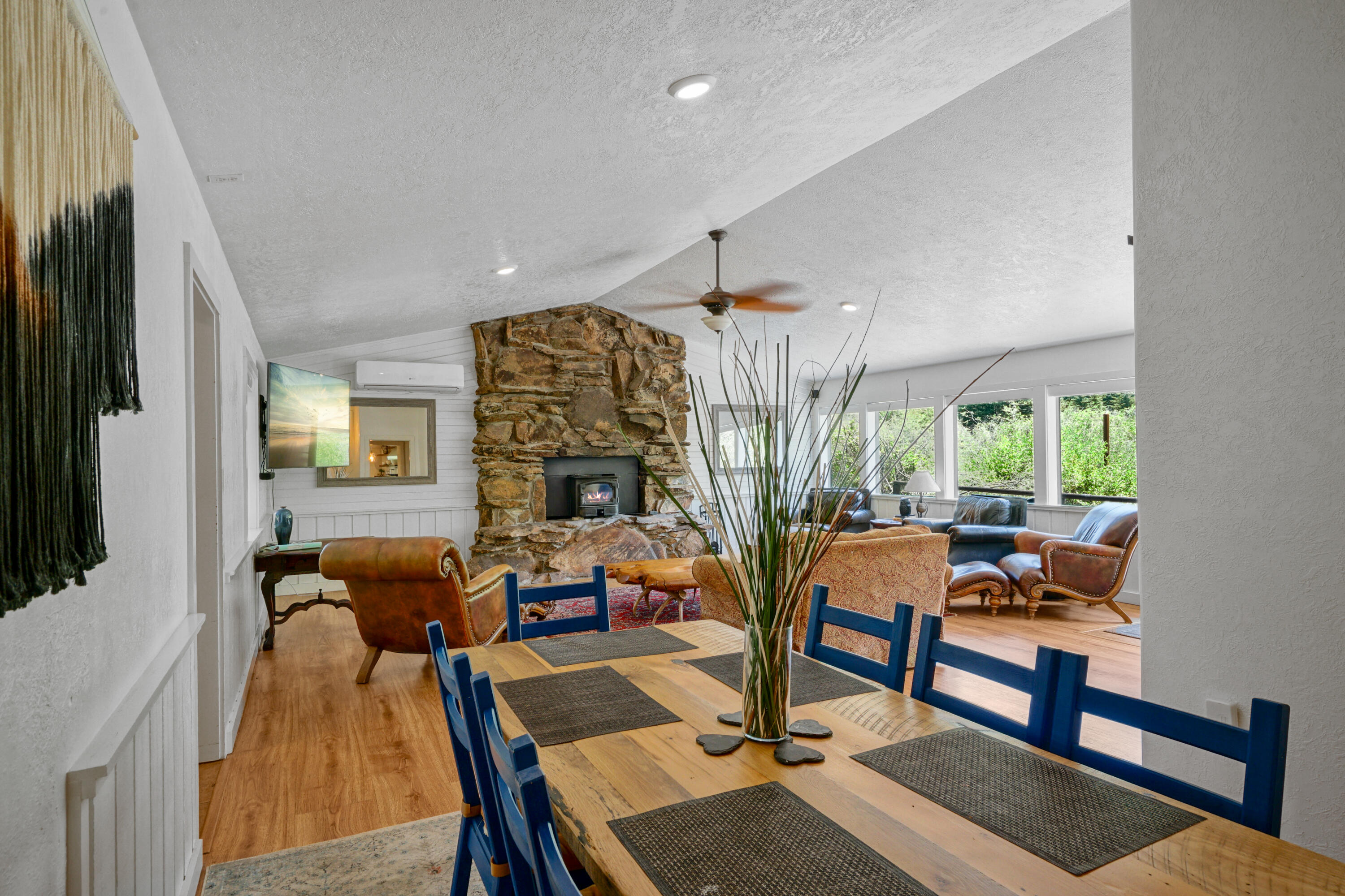 16984 Hwy 12