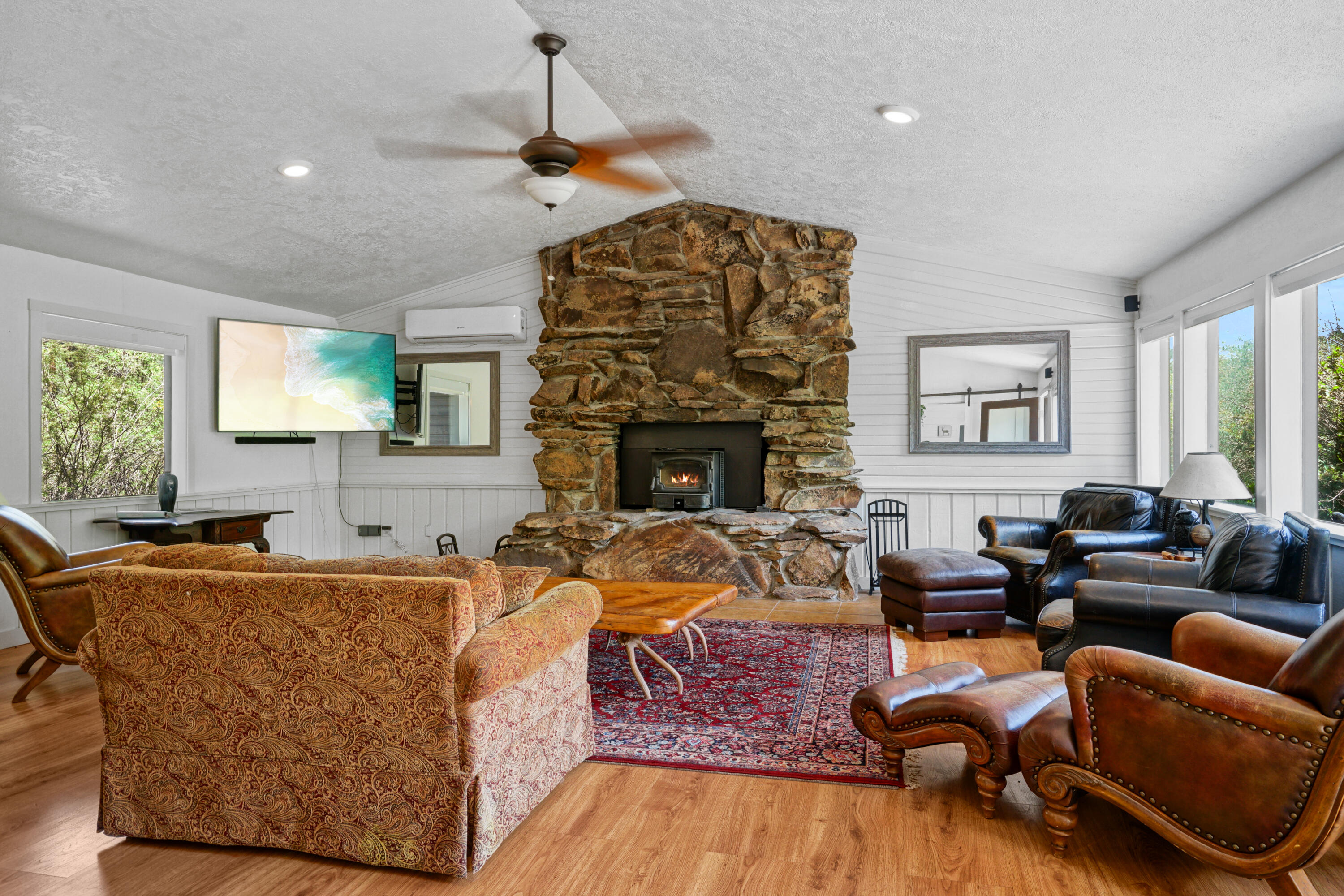 16984 Hwy 12