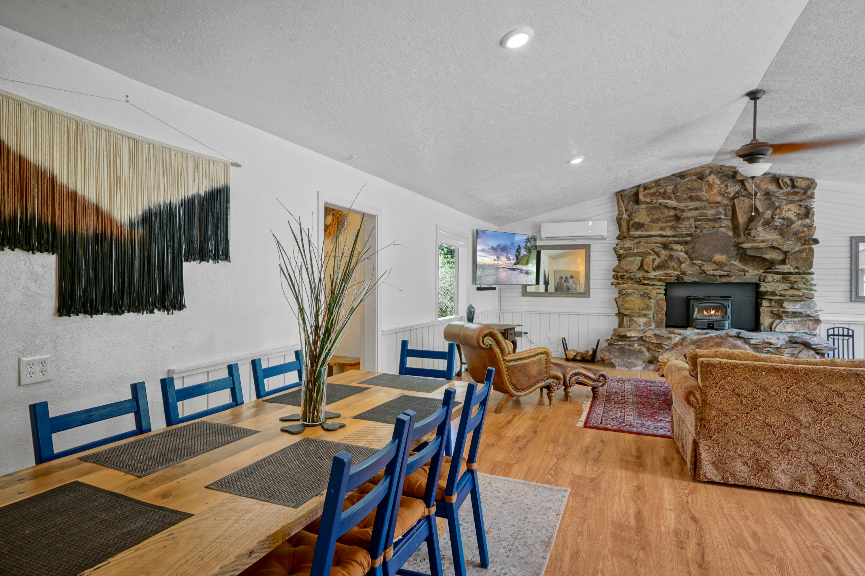 16984 Hwy 12
