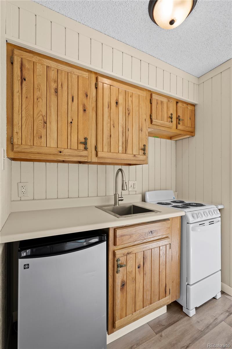 1420 Panadero Avenue Unit: 3