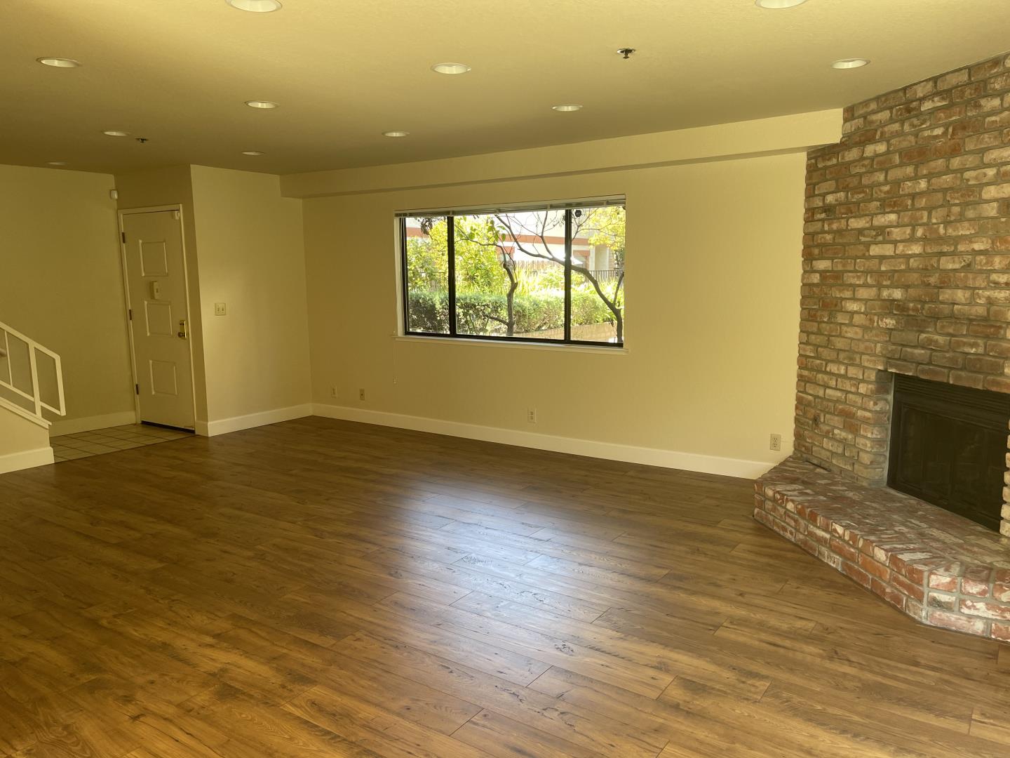 1002 Roble Avenue 3