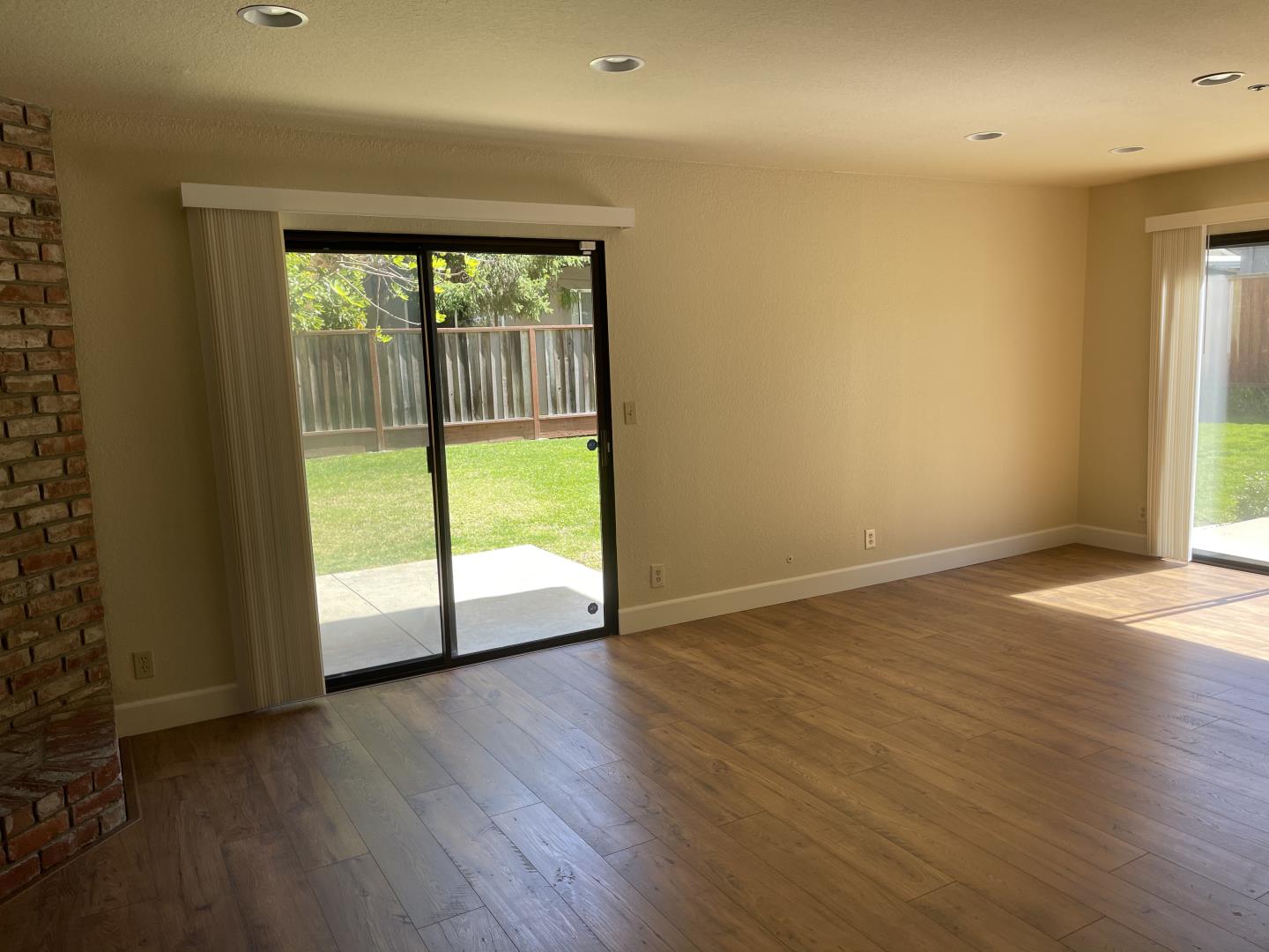 1002 Roble Avenue 3