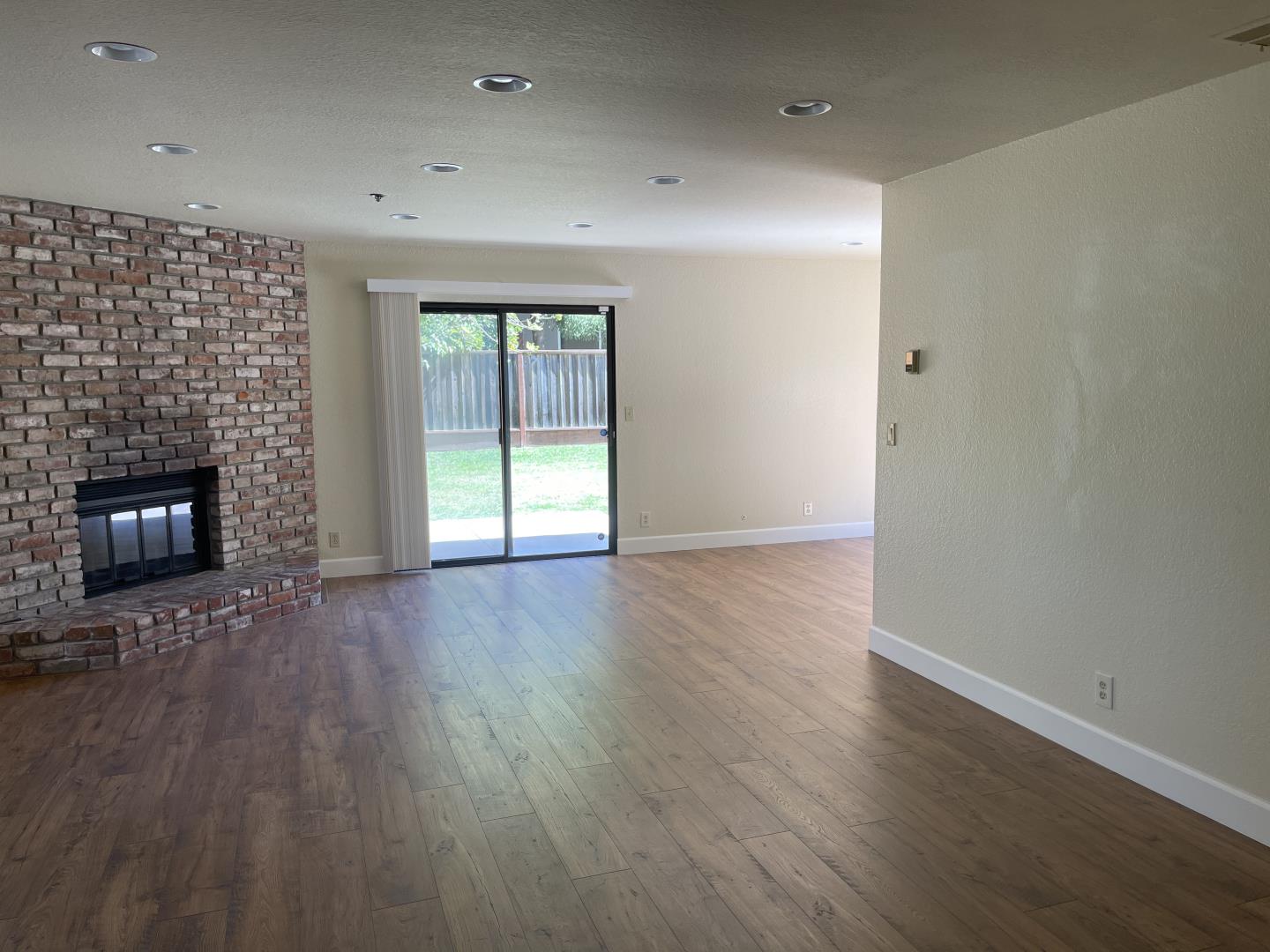 1002 Roble Avenue 3