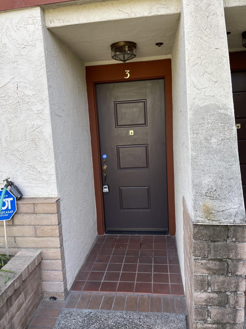 1002 Roble Avenue 3