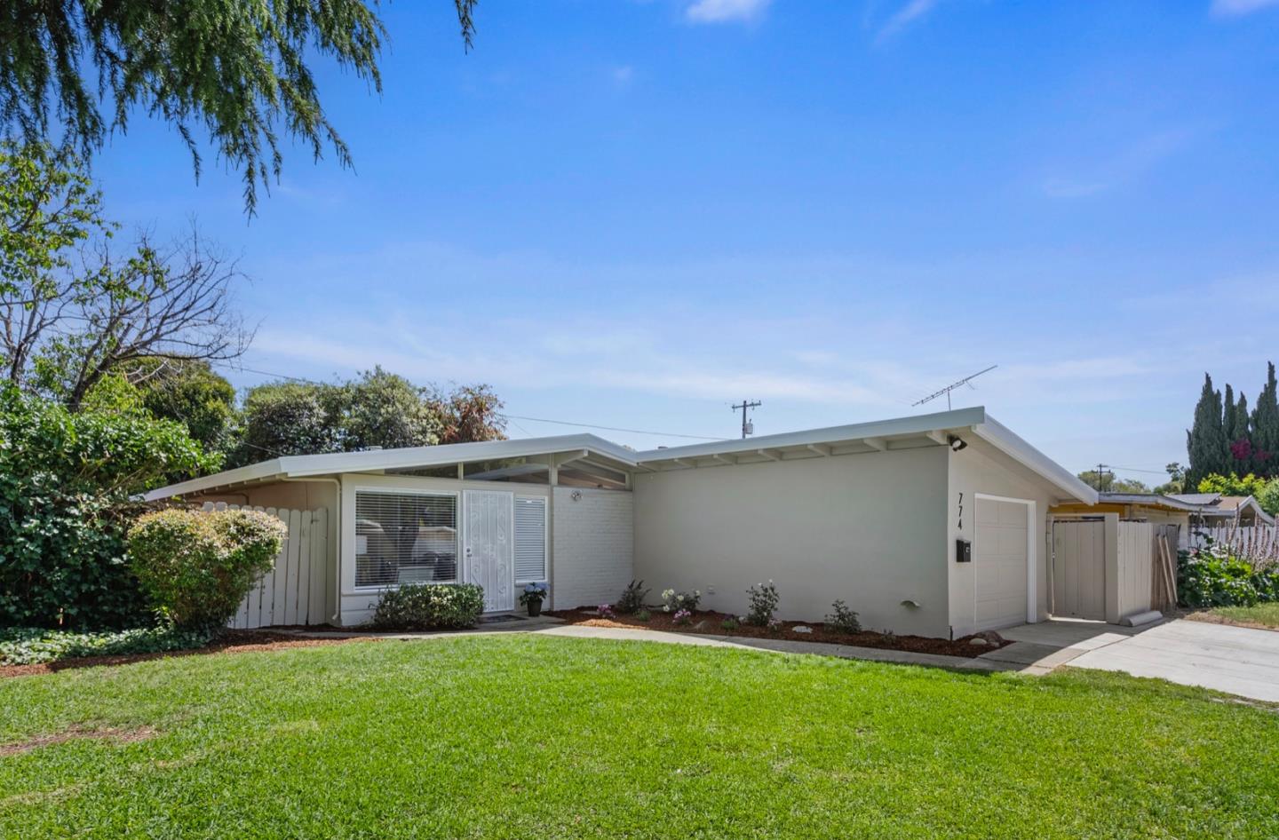 774 Lakehaven Drive