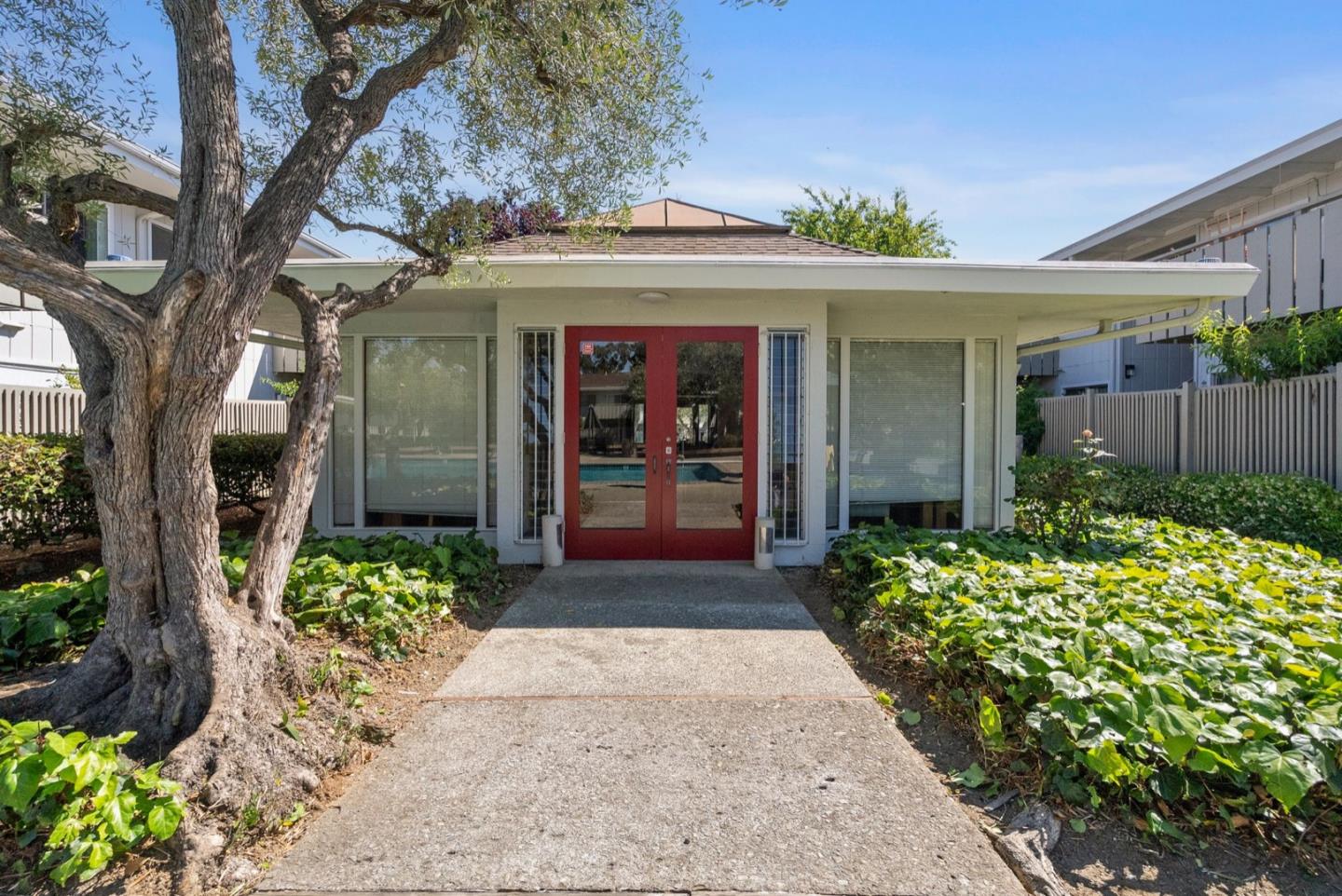 255 South Rengstorff Avenue 52